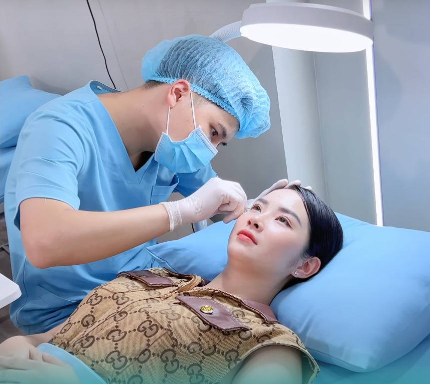 Tái khám và theo dõi thường xuyên