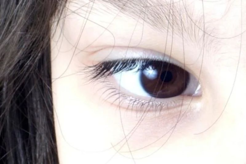 Mắt xếch nên chỉnh sửa như thế nào?